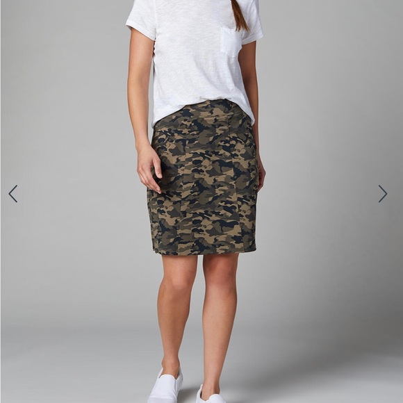 Dresses & Skirts - Jag Jeans Ashley Skort Camo